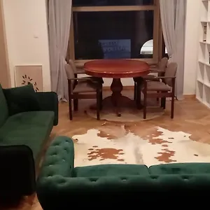 Art Deco - Two Bedroom Appartement